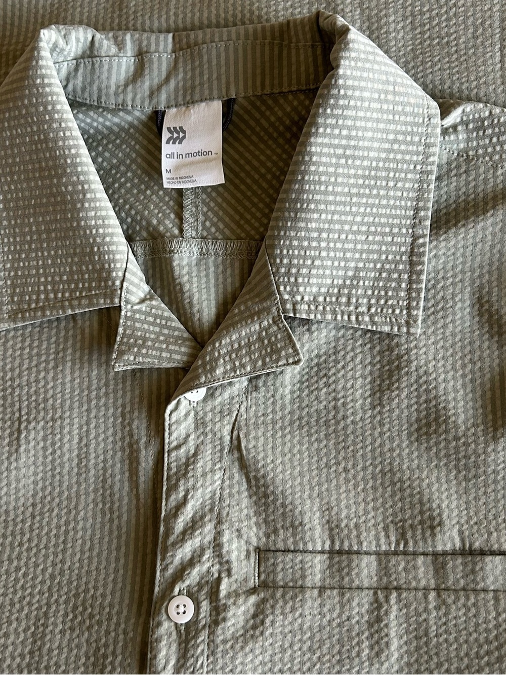 All In Motion Men’s Green Seersucker Button Front Shirt Medium Stretch